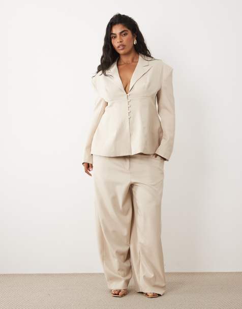 ASOS LUXE Curve - Co-ord set van elegante getailleerde blazer en broek met rechte pijpen in crème - view 1