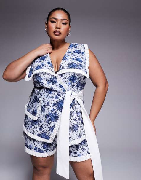 ASOS LUXE Curve - Co-ord set van gilet met jacquard en gestrikte zijkant en shorts met poplin contrast in blauwe bloemenprint - view 1