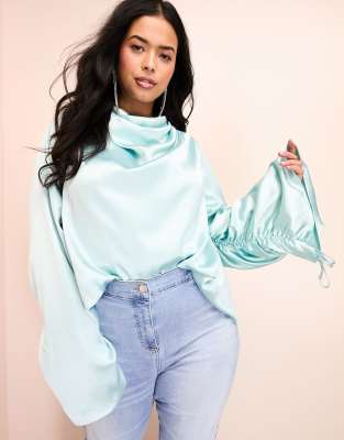 ASOS LUXE Curve - Drapiertes, auffälliges Satin-Oberteil in Blau-Bunt