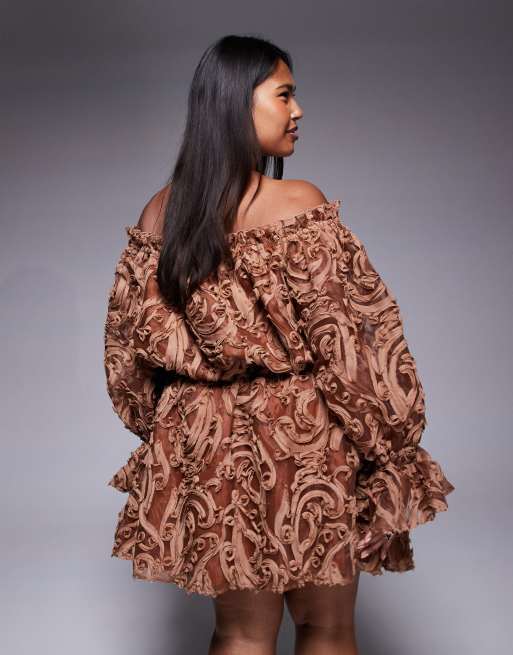 ASOS LUXE Curve – Fakturowana sukienka mini oversize z odsłoniętymi ramionami i elastyczną talią w kolorze czekoladowym, 2 z 4