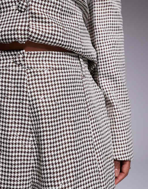 ASOS LUXE Curve houndstooth flippy shorts in brown sequin (part of a set), 3 of 4