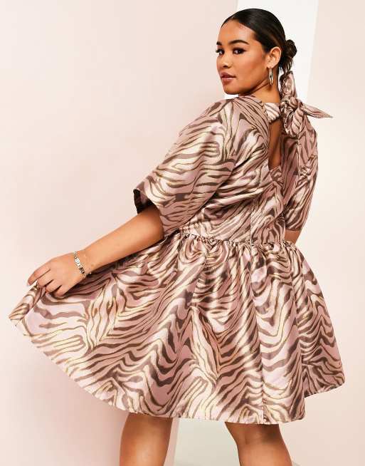 ASOS LUXE Curve jacquard open back smock dress with bow in metallic zebra, 2 of 4