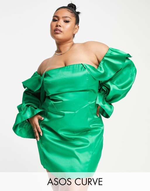 ASOS LUXE Curve – Jaskrawozielona, satynowa sukienka bodycon z dekoltem  bardot i bufkami | ASOS