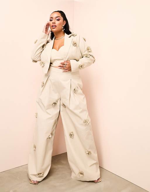 ASOS Luxe Curve – Kamiennobeżowe spodnie z szerokimi nogawkami, podwyższonym stanem i kwiatami 3D, część 3-elementowego zestawu