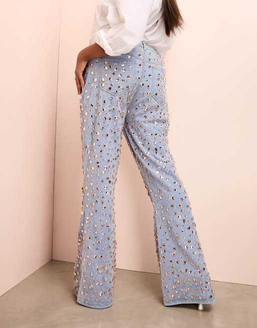 ASOS LUXE Curve - Mellemblå jeans med svaj og juveludsmykning i denim, 4 af 5