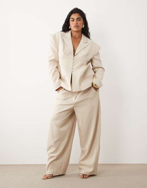 ASOS LUXE Curve - Pantaloni sartoriali color crema in coordinato