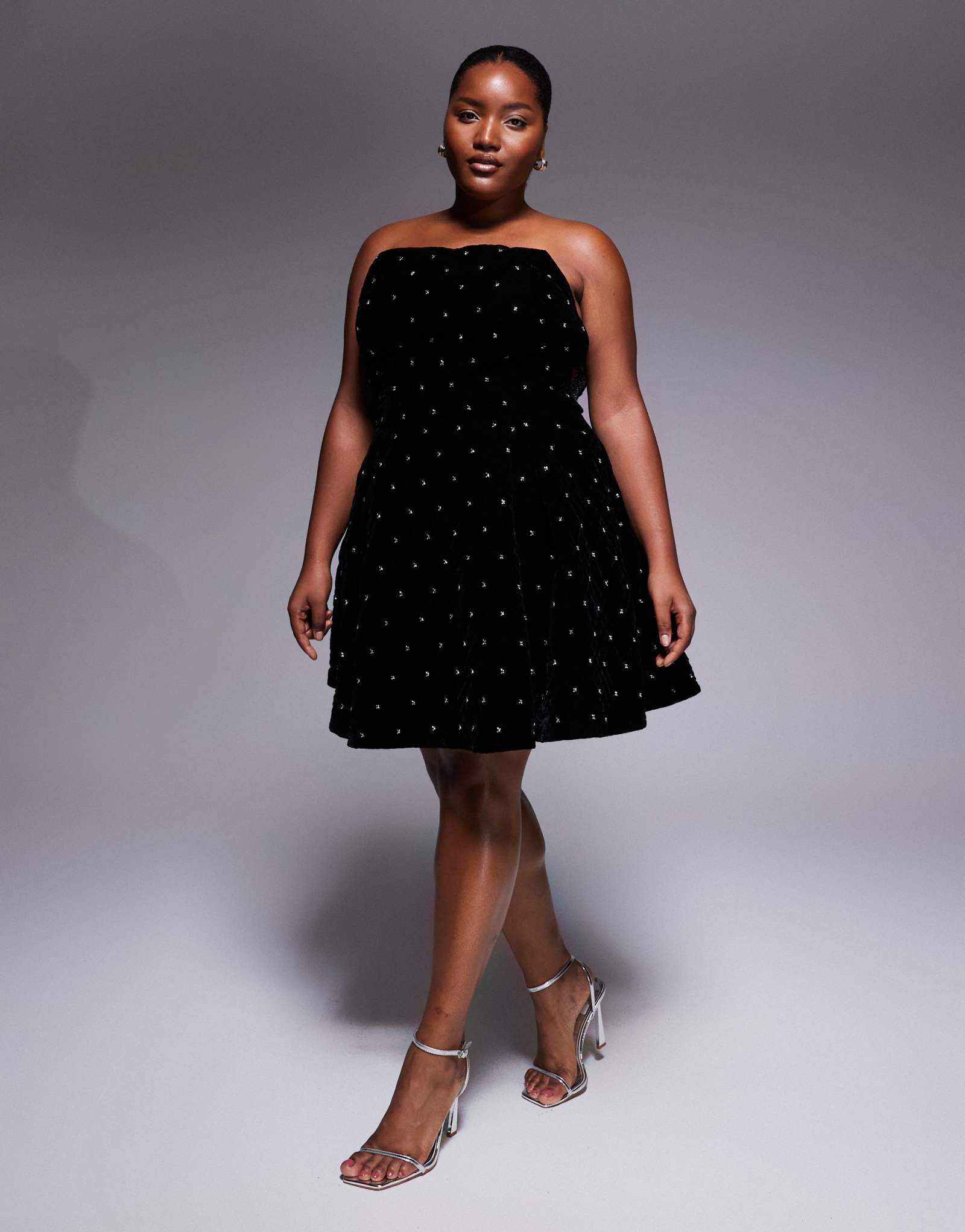 Роскошное стеганое бархатное мини-платье ASOS Curve черного цвета с бриллиантовыми вставками