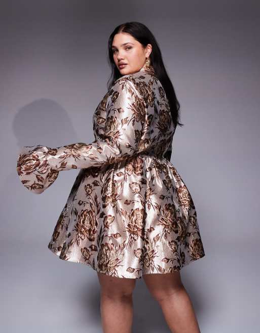 ASOS LUXE Curve – Skater-Kleid mit goldfarbenem Jacquard-Blattmuster und Bogenkante, 3 von 4