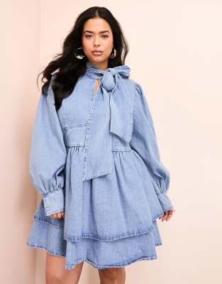 ASOS LUXE Curve - Skater-Minikleid aus Denim in mittlerer Waschung mit Schleife-Blau