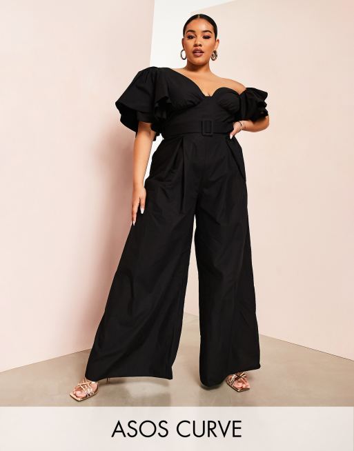 ASOS LUXE Curve - Sort offshoulder-jumpsuit i poplin med bælte