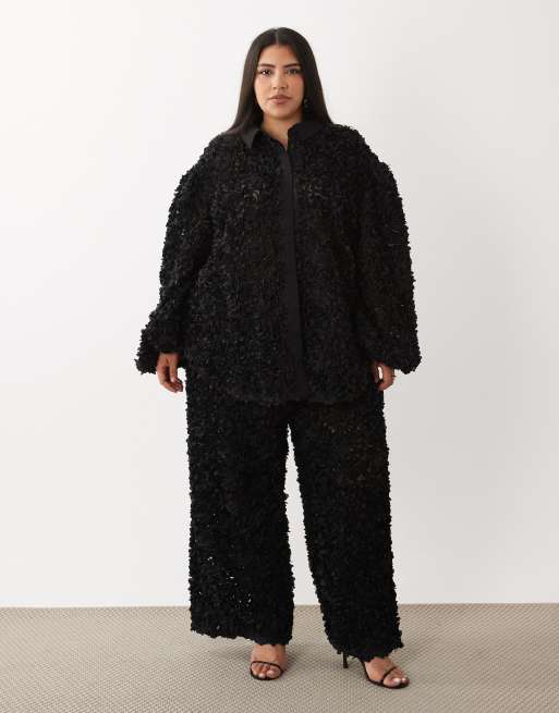 ASOS LUXE Curve - Sort strandskjorte med 3D-blomstermønster, 2 af 4