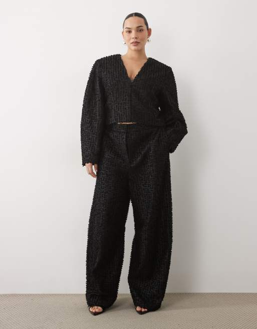 ASOS LUXE Curve boucle cropped ovoid sleeve blazer and barrel leg trouser co-ord in black, 3 z 3