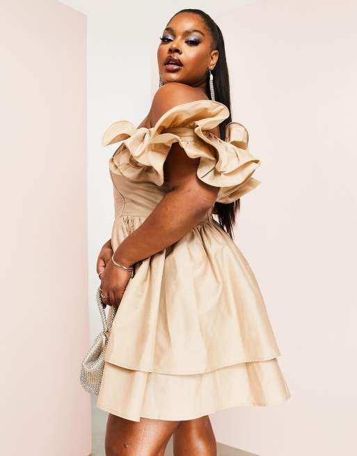 ASOS LUXE Curve – Szarobeżowa warstwowa sukienka typu skater z falbanką na ramionach