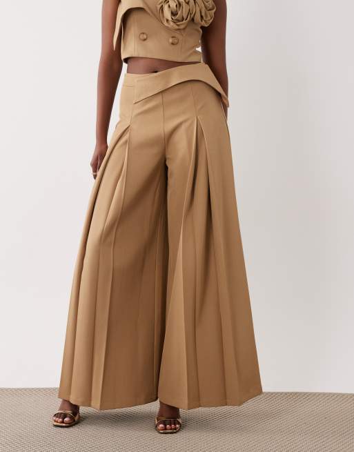 ASOS LUXE - Elegante broek met taillebanddetail in taupe, deel van co-ord set, 2 van 5