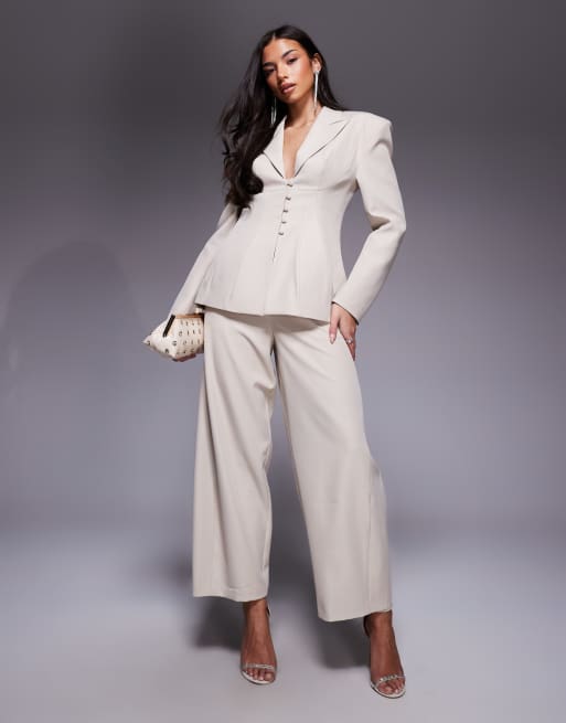 ASOS LUXE – Eleganter, taillierter Blazer in Cremeweiß mit Knopfdetail, Kombiteil, 3 von 4