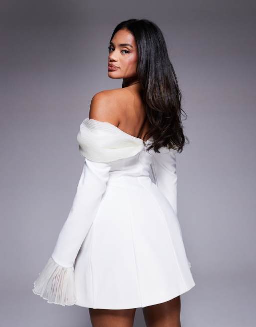 ASOS LUXE – Elegantes, schulterfreies Minikleid aus plissiertem Organza in Elfenbeinweiß, 4 von 4