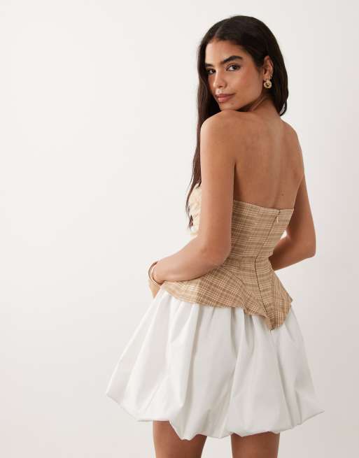 ASOS LUXE – Elegantes, trägerloses Minikleid mit Karomuster und farblich abgesetztem Baumwoll-Ballonsaum, 4 von 4