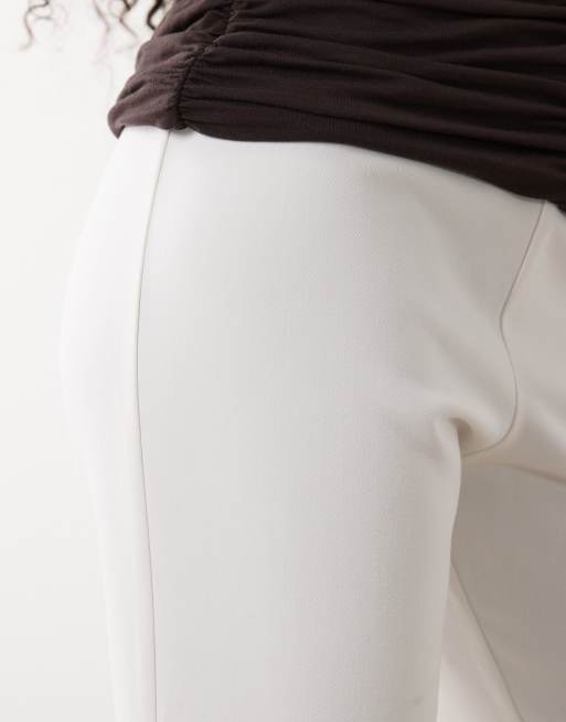 ASOS LUXE flared broek in crème, 3 van 5