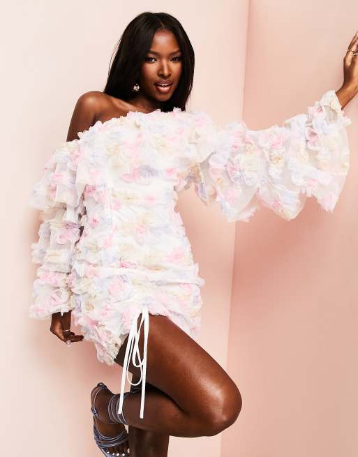 ASOS LUXE – Flerfärgad panelsydd miniklänning i off shoulder-modell med blommor i 3D-stil 