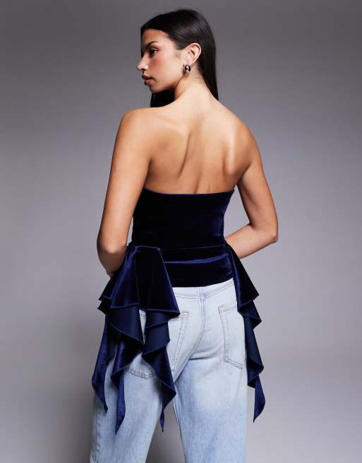 ASOS LUXE - Fluwelen bandeau-top met structuur en peplum in marineblauw, 2 van 4