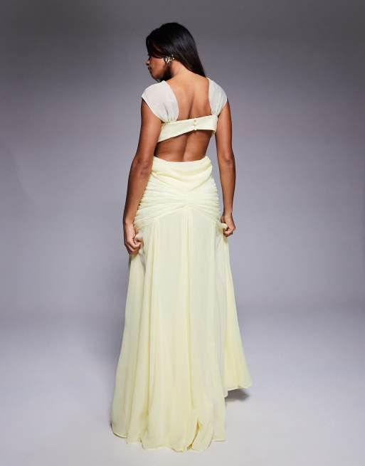 ASOS LUXE – Gerafftes Neckholder-Maxikleid aus gemustertem Organza und Chiffon in Buttermilchgelb, 4 von 4