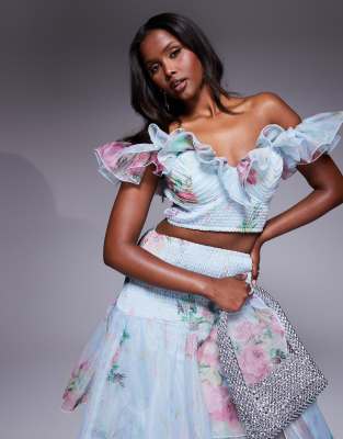 ASOS LUXE - Gesmoktes Cropped-Oberteil in Blau mit Körbchen, Rüschen und Blumenmuster, Kombiteil
