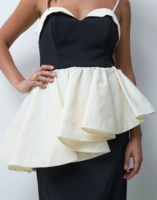 ASOS LUXE gestructureerde maxi-jurk met contrast en peplumdetail in mono, 5 van 5
