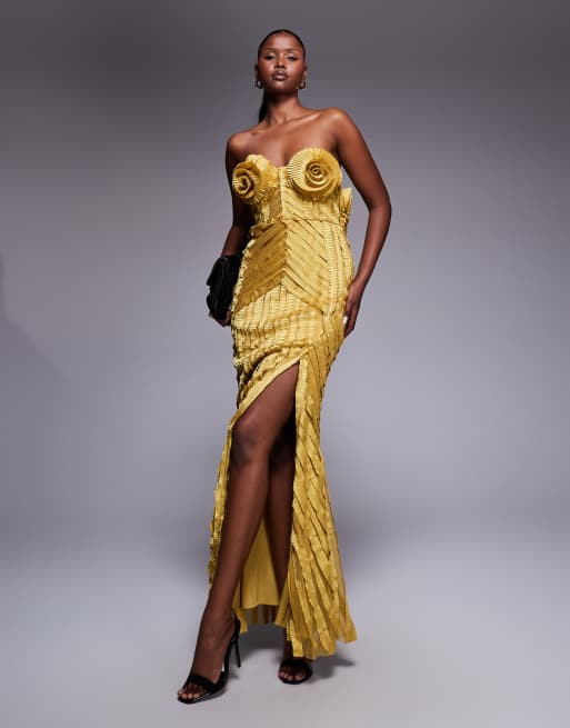 ASOS LUXE – Goldfarbenes Maxikleid mit ausgeprägter Plissierung und geformten Cups im Corsagenstil