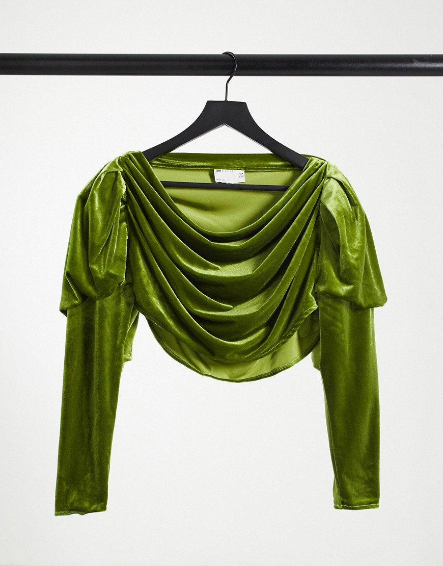 ASOS – Luxe – Grön långärmad sammetstopp med draperad ringning