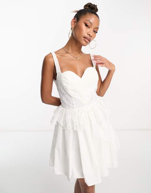 White lace skater store dress with sleeves