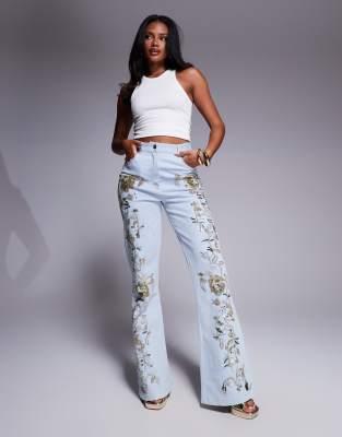ASOS LUXE - Hochwertige Denim-Jeans in mittelblauer Waschung mit goldener Verzierung