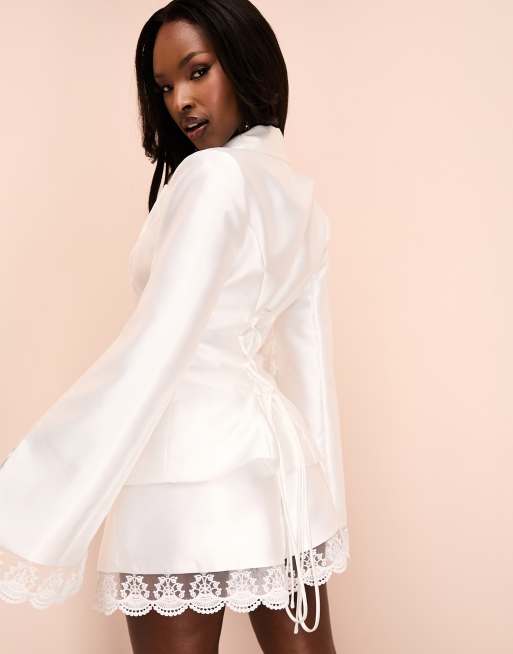 ASOS Luxe - Hvid blazer i satin med ærmer med slids og blondedetalje, 3 af 4