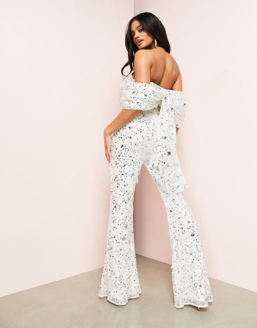 ASOS LUXE - Hvid udsmykket bardot-jumpsuit med sløjfe
