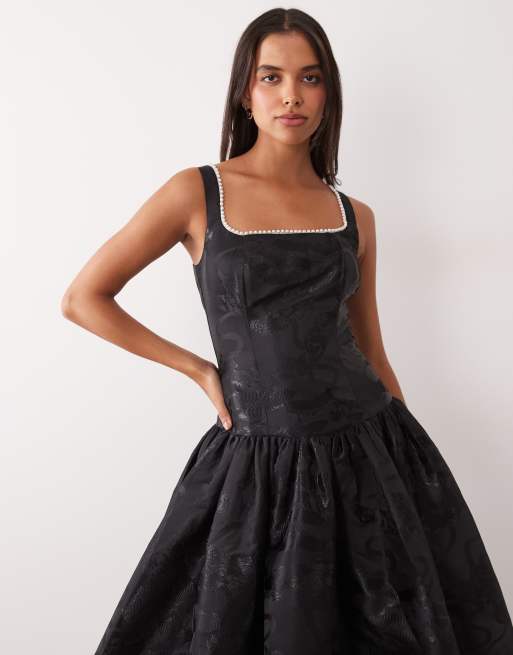 ASOS LUXE jacquard maxikjole med asymmetrisk kant og perlekant i sort, 2 af 4
