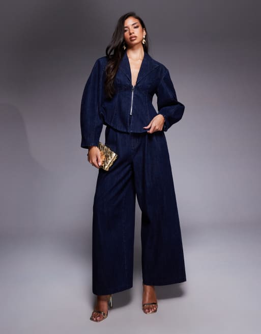 ASOS LUXE – Denim-Set in Indigoblau, bestehend aus Korsett-Oberteil mit Reißverschluss und weit geschnittener Jeans mit Bundfalten, 2 von 3