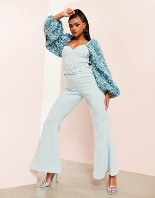 ASOS LUXE - Jumpsuit in Blau mit Gürtel und 3D-Blumenverzierung an den Ärmeln