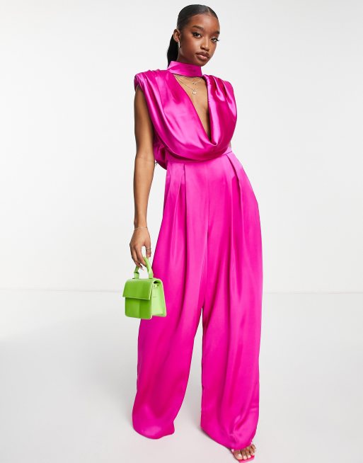 ASOS LUXE - Jumpsuit med skulderpuder og vandfaldsudskæring i pink satin