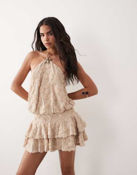 ASOS LUXE - Kamelfarvet tekstureret lagdelt halterneck-minikjole - view 1
