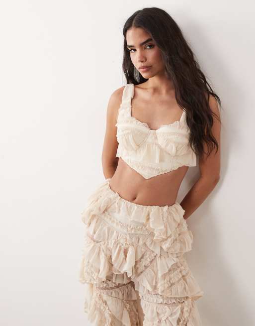 ASOS LUXE – Gräddvitt set med vida byxor och kort, volangprydd korsettopp, 3 av 3