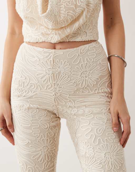 ASOS Luxe – Kremowe fakturowane spodnie capri, część zestawu, 4 z 5