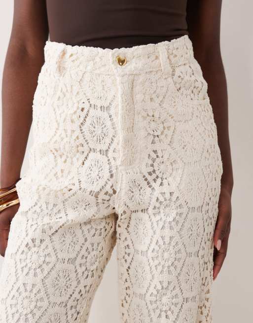 ASOS Luxe – Kremowe spodnie z szydełkowanej koronki, 3 z 5