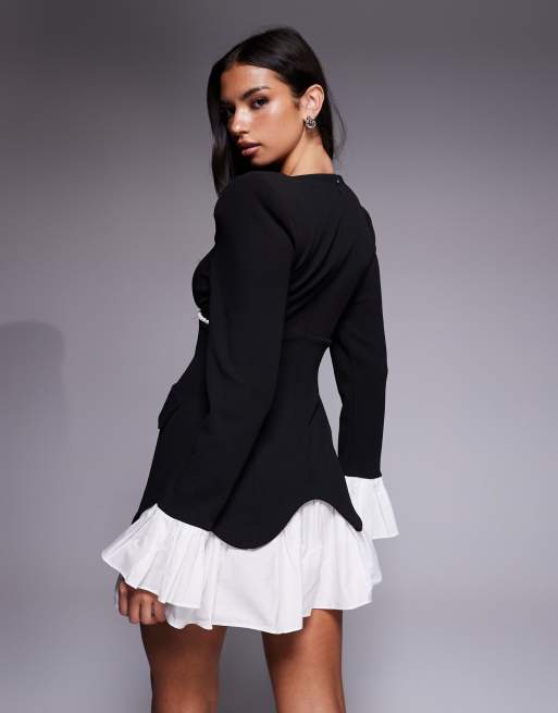 ASOS LUXE – Langärmliges schwarzes Minikleid im Strukturdesign mit Kunstperlenbesatz und Faltenrock, 4 von 4