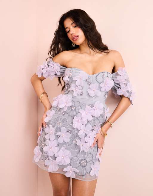 ASOS LUXE – Liliowa sukienka mini z odsłoniętymi ramionami i dwuwarstwową spódnicą zdobiona kwiatami 3D 