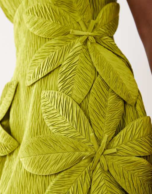 ASOS LUXE – Limegrön miniklänning med smala axelband och 3D-blommor, 3 av 4