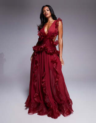 ASOS LUXE - Maxikleid in dunklem Kirschrot mit tiefem Ausschnitt, gerafftem Chiffon-Detail und Rückenausschnitt