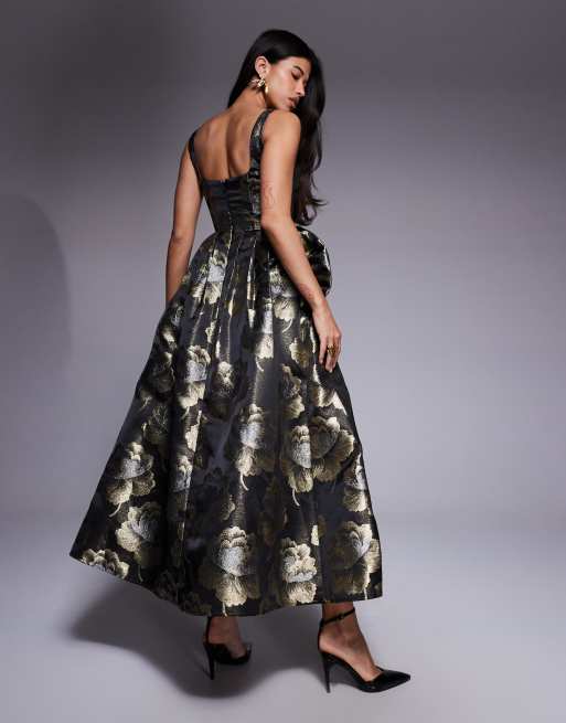 ASOS LUXE – Maxikleid in Schwarz und Goldoptik mit 3D-Blumenapplikation und Jacquard-Blumenmuster, 2 von 4