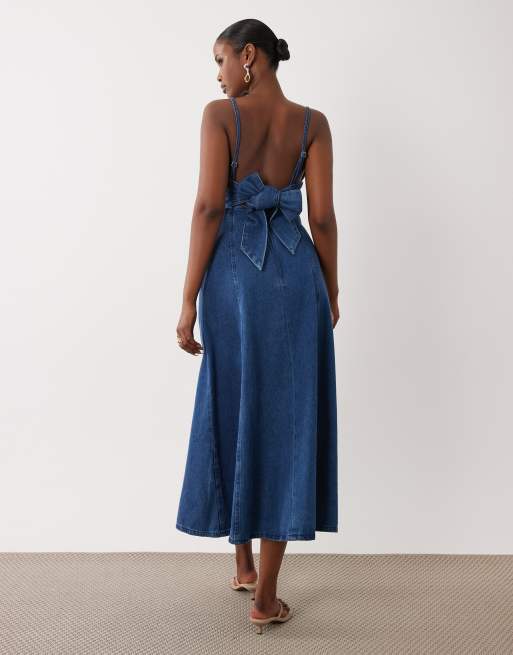 ASOS LUXE – Midiklänning i denim med hjärtdetalj vid bysten, 4 av 4