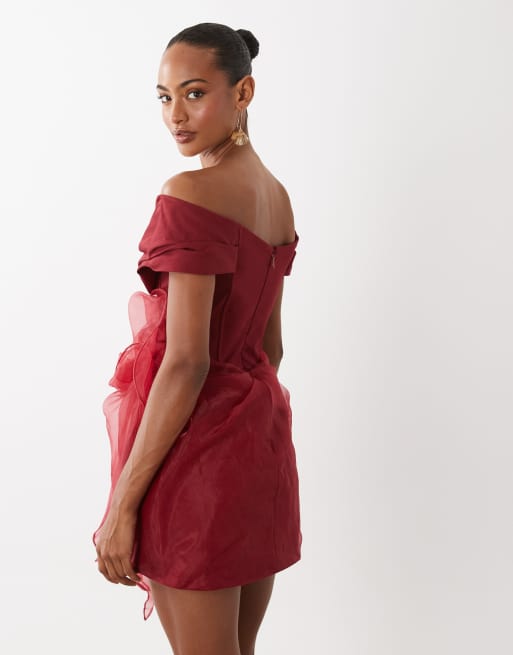 ASOS LUXE - Mini jurk met blote schouders, structuur en rok van organza in bordeauxrood, 4 van 4