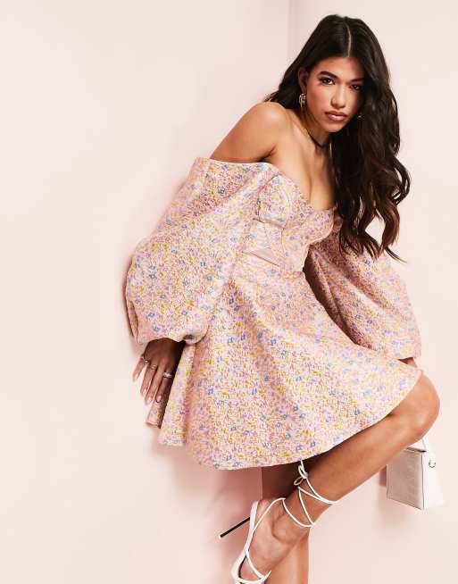 ASOS LUXE - Mini-skaterkjole med bardot-snit, pufærmer og småblomstret print i jacquard-stof