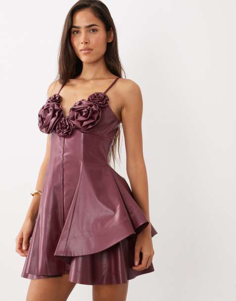 ASOS LUXE Minikleid aus PU mit Corsagen-Detail, asymmetrischem Saum in Burgunderrot - view 1